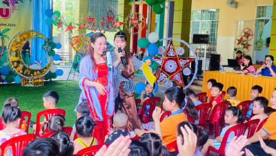 TRƯỜNG MẦM NON ĐỊNH HIỆP TỔ CHỨC LỄ HỘI VUI TẾT TRUNG THU CHO CÁC BÉ